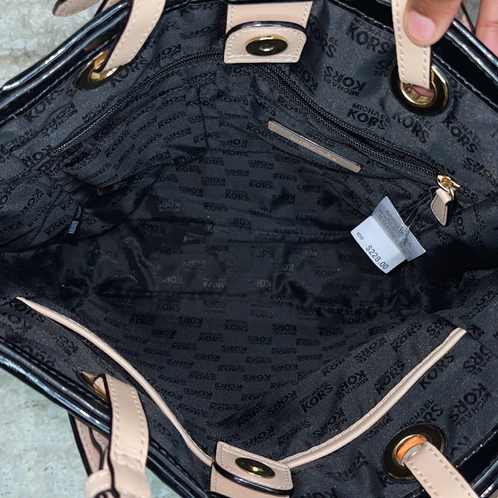 Michael Kors Jet Set Tote Bag - Picture 6 of 13